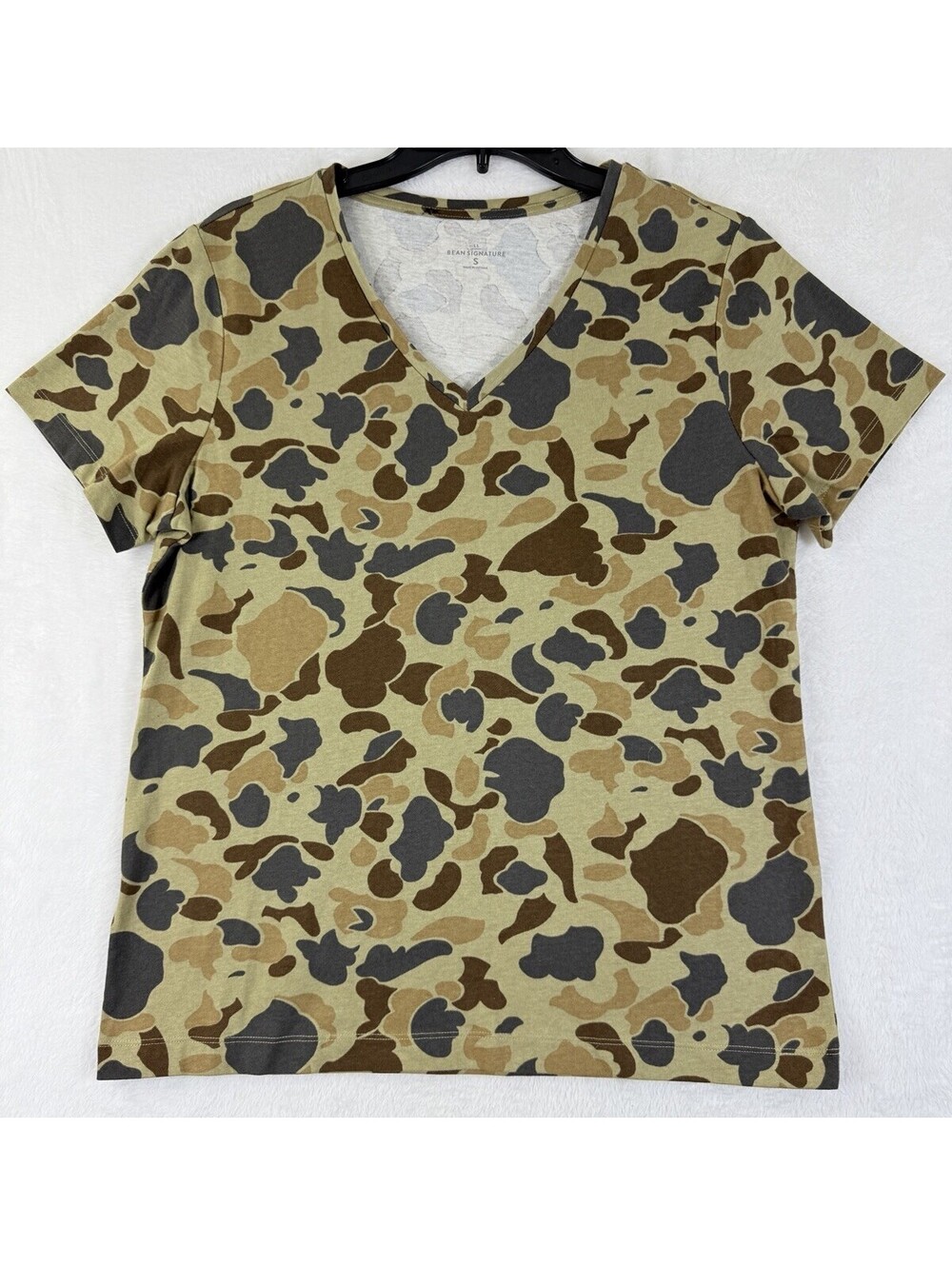 LL Bean Signature Womens Small Tee Duck Camo Short Sleeve Top T Shirt V Neck